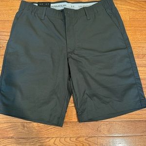 Olive Under Armour 36 shorts